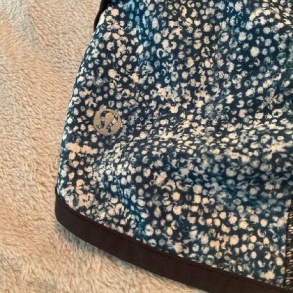 Lululemon Speed Up Short Size 4 - Picture 3 of 3